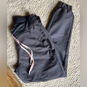 Figs Charcoal Gray regular waist and length size small